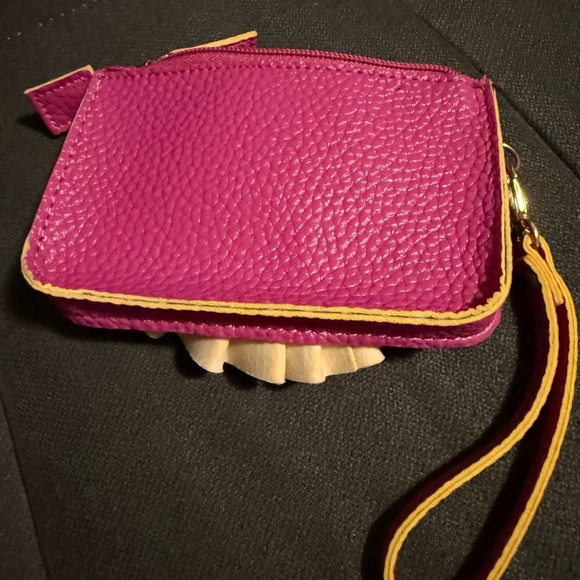 Flower Wristlet by Jazzd - Picture 2 of 3